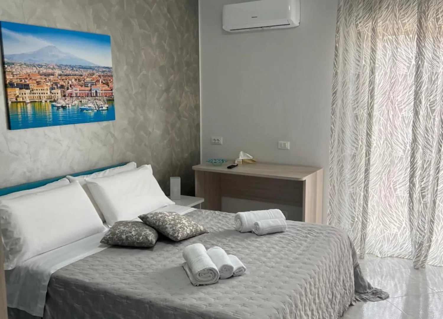 Holiday House Ice Honey Calatabiano Italy