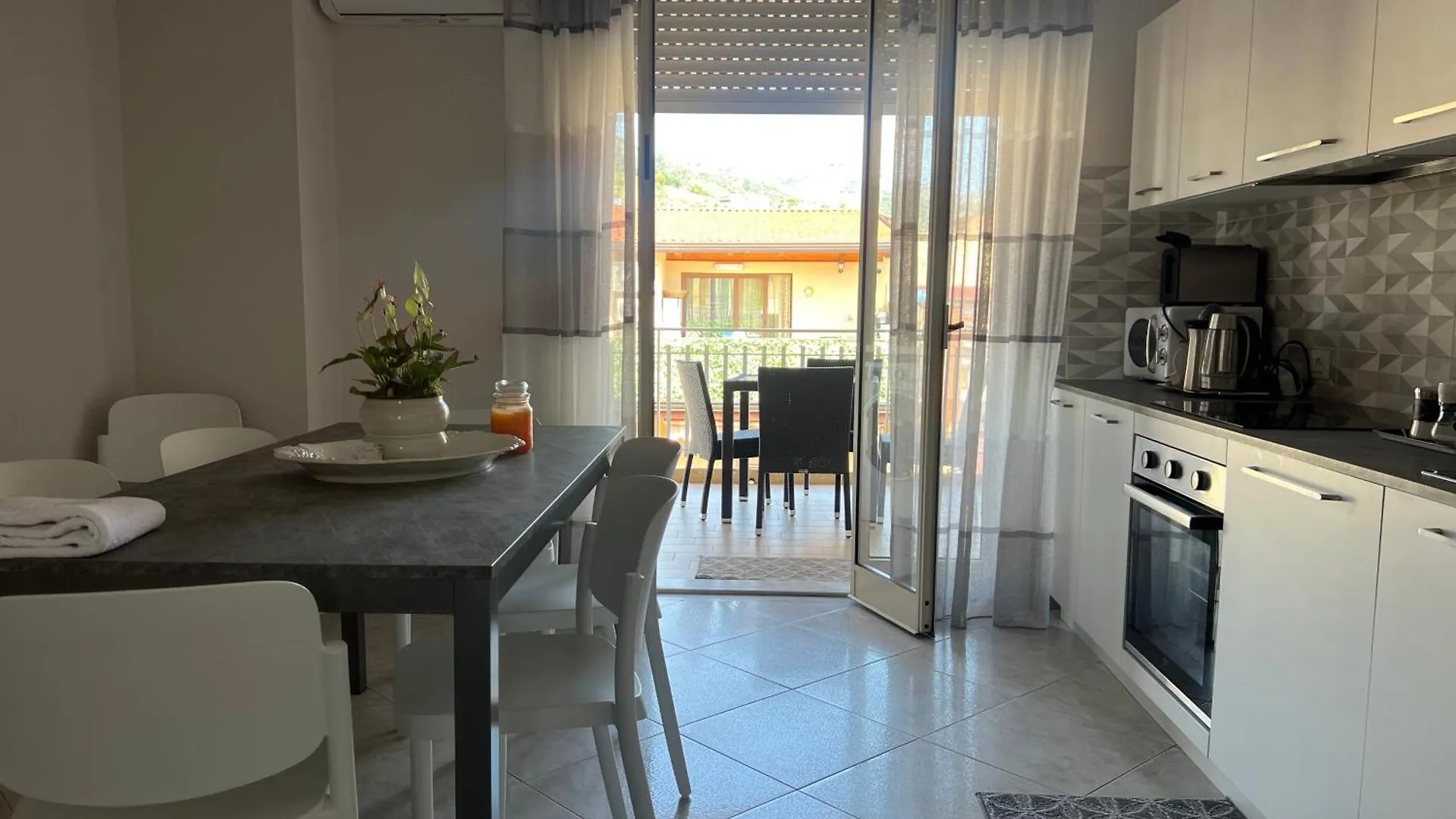 Holiday House Ice Honey Calatabiano Italy